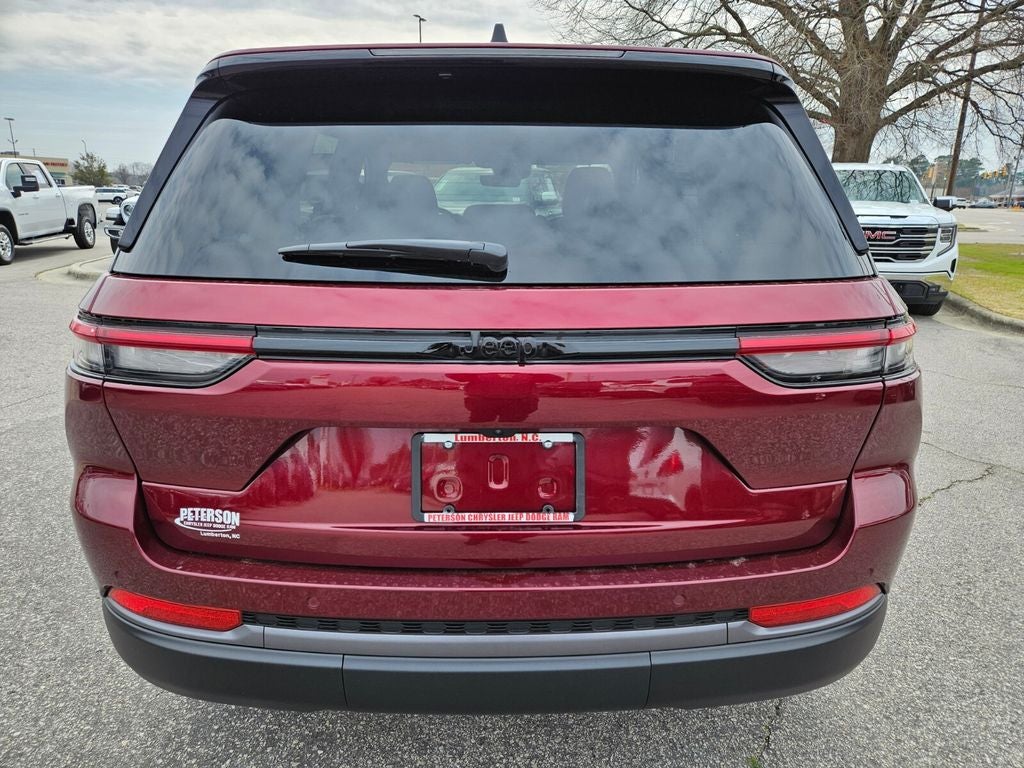 2026 Jeep Grand Cherokee Laredo