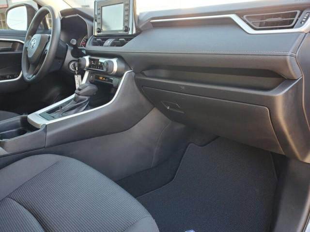 2020 Toyota RAV4 LE FWD