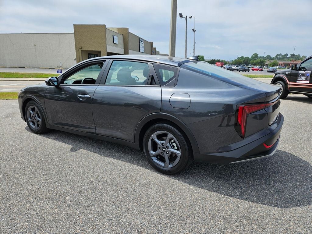 2025 Kia K4 LXS - Photo 5