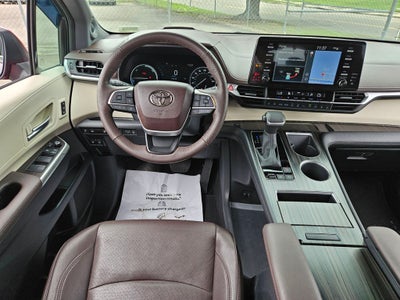 2023 Toyota Sienna Platinum 7 Passenger