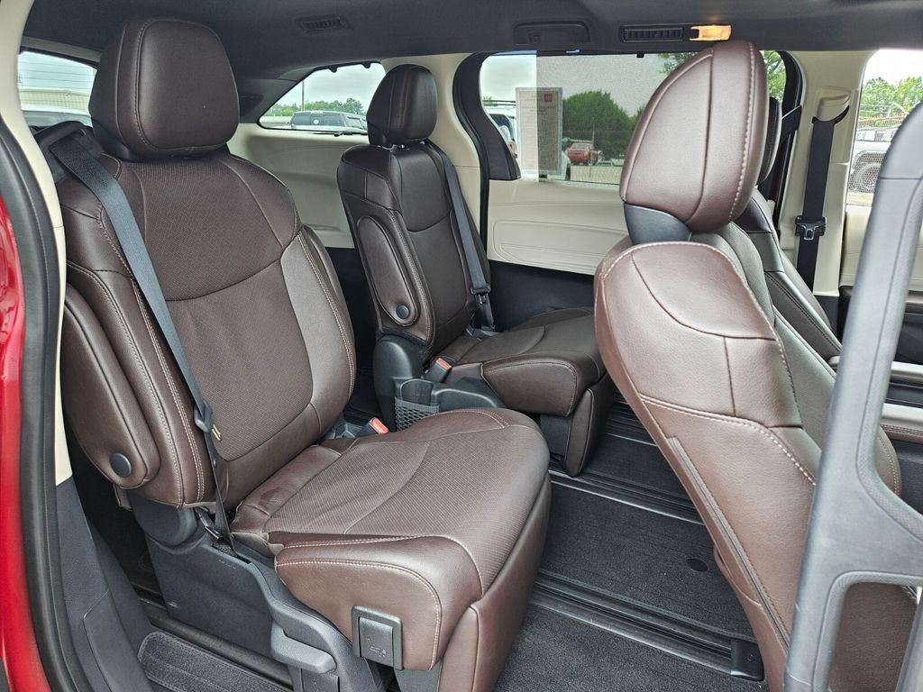 2023 Toyota Sienna Platinum 7 Passenger