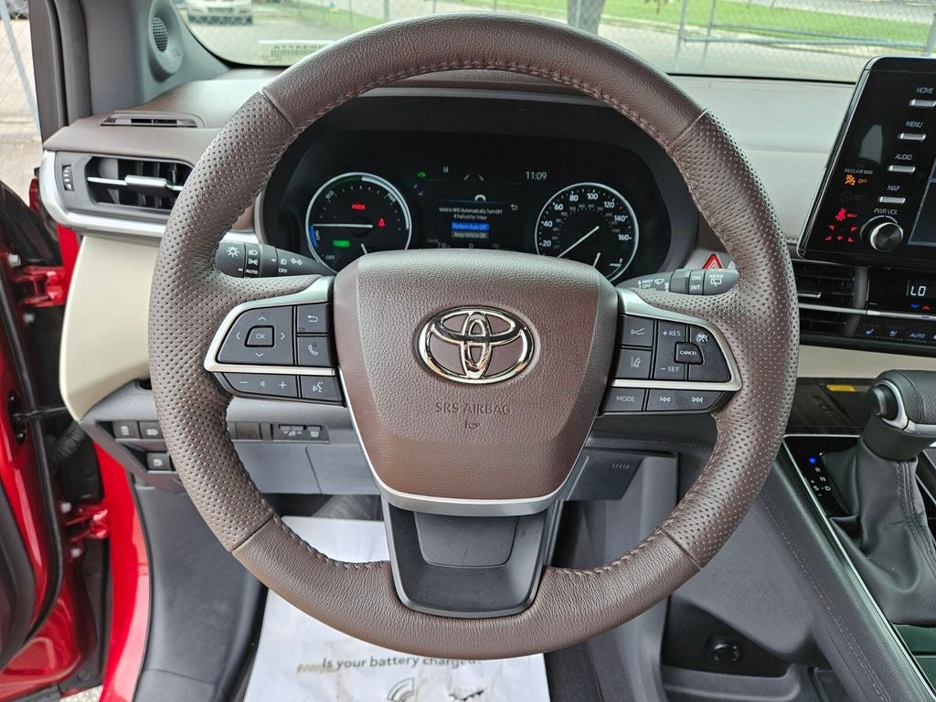 2023 Toyota Sienna Platinum 7 Passenger