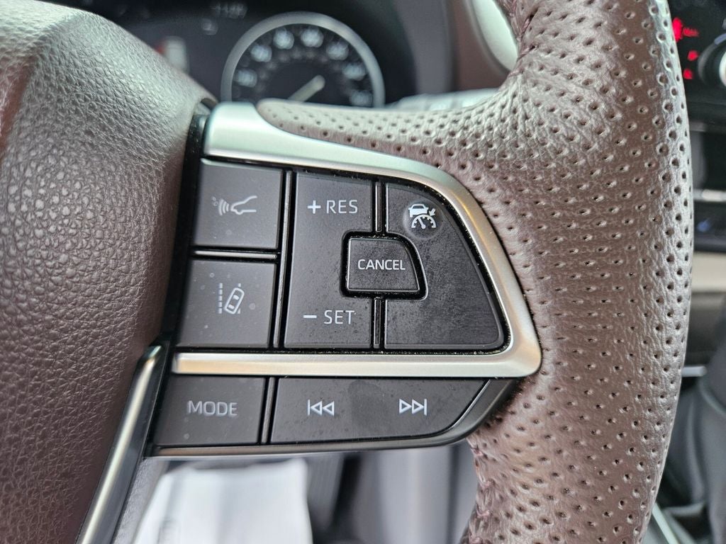 2023 Toyota Sienna Platinum 7 Passenger