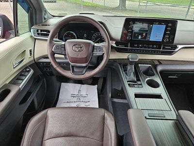 2023 Toyota Sienna Platinum 7 Passenger