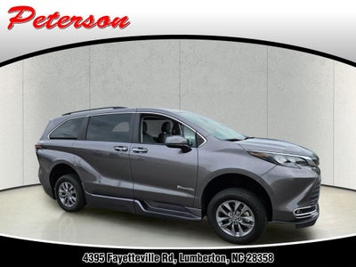2024 Toyota Sienna XLE 8 Passenger