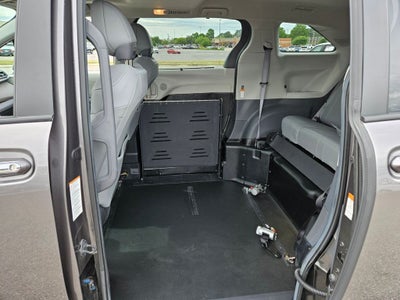 2024 Toyota Sienna XLE 8 Passenger