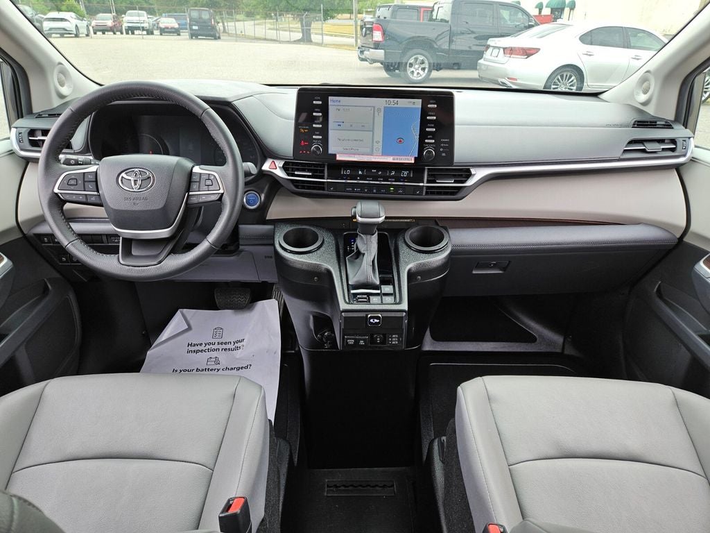 2024 Toyota Sienna XLE 8 Passenger