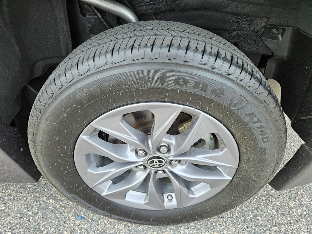 2024 Toyota Sienna XLE 8 Passenger