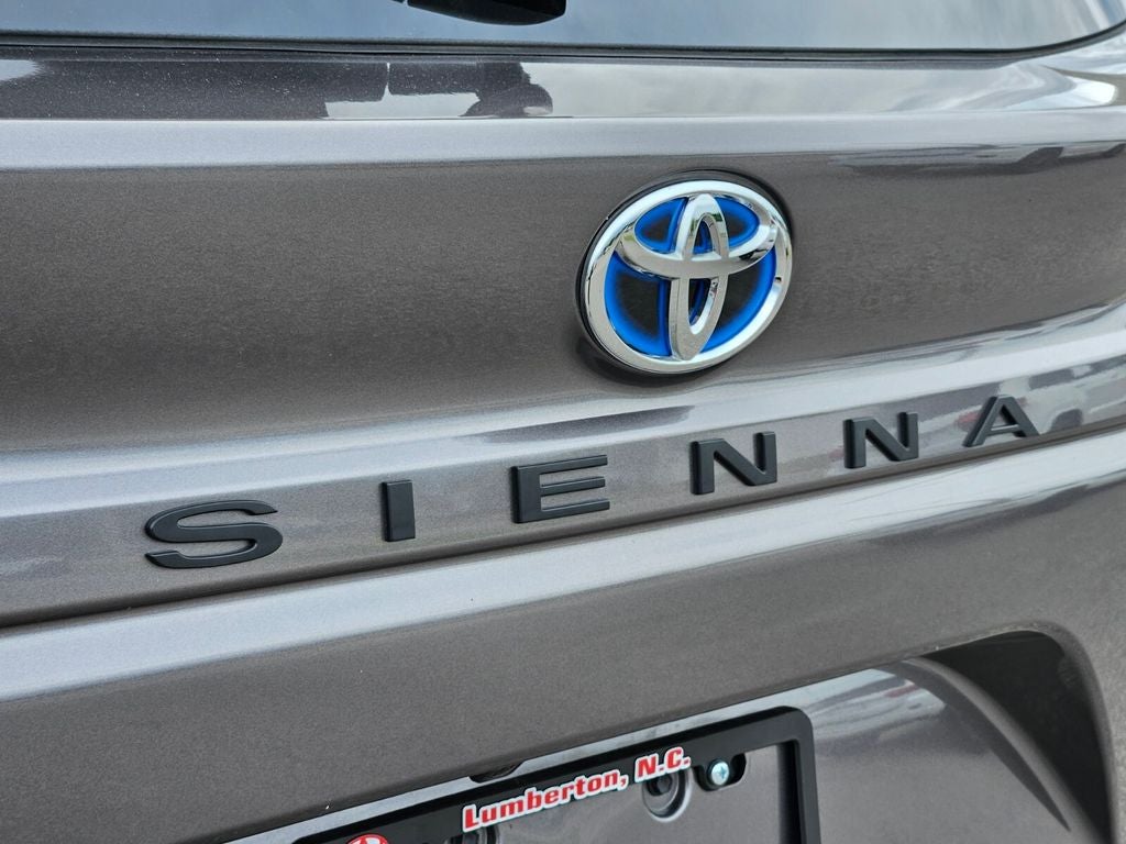 2024 Toyota Sienna XLE 8 Passenger