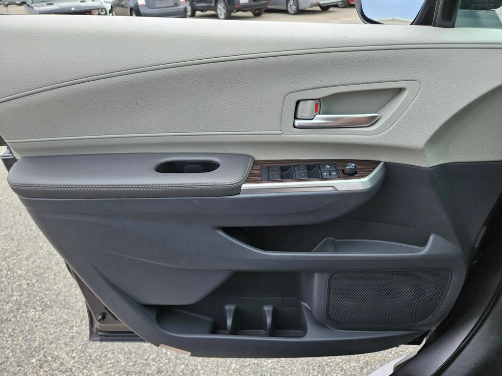 2024 Toyota Sienna XLE 8 Passenger