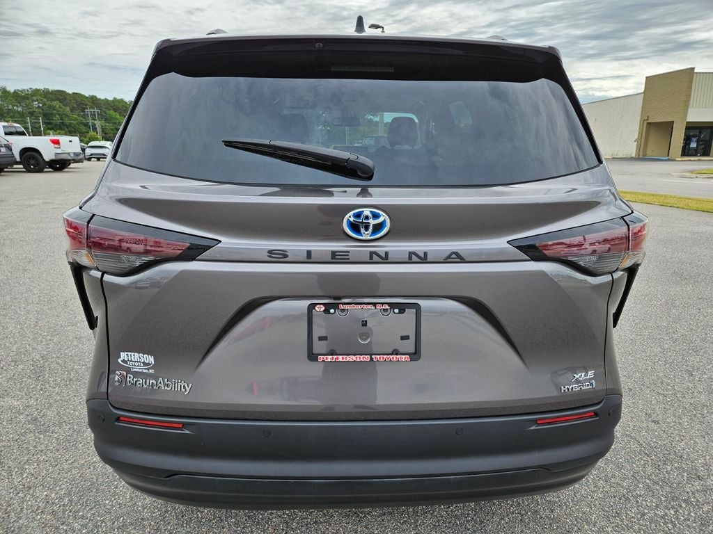 2024 Toyota Sienna XLE 8 Passenger
