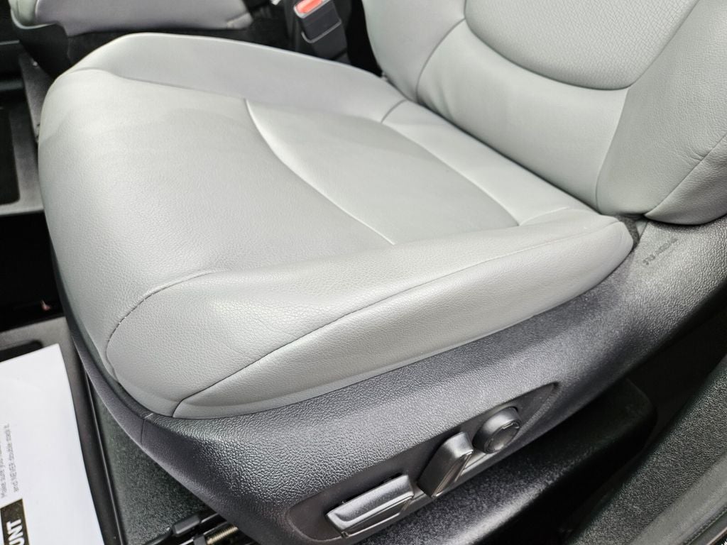 2024 Toyota Sienna XLE 8 Passenger