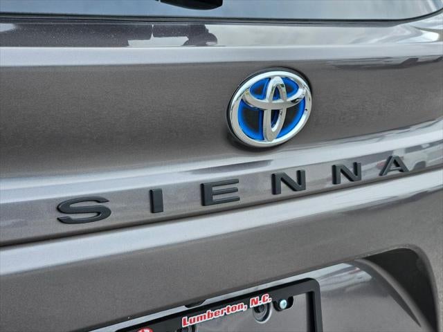 2024 Toyota Sienna XLE 8 Passenger