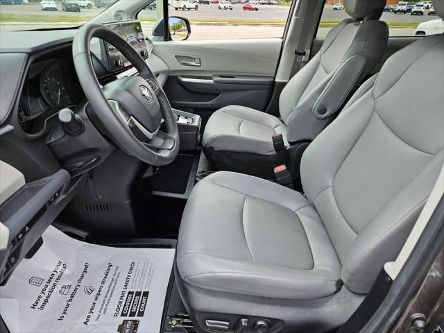 2024 Toyota Sienna XLE 8 Passenger