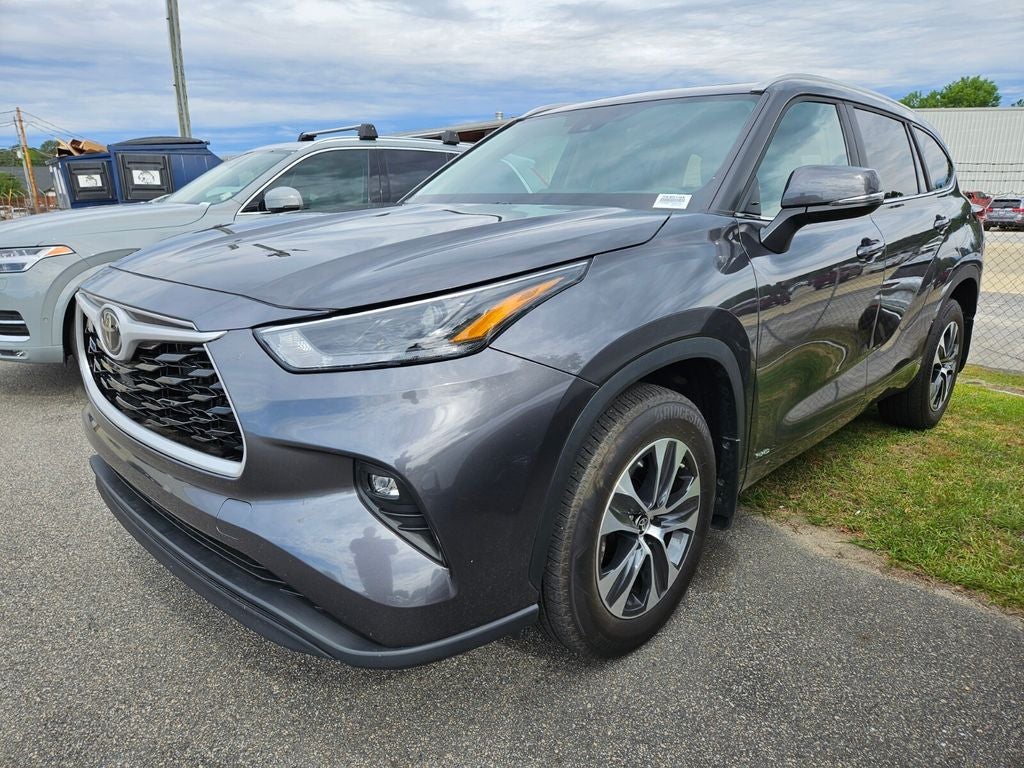 2025 Toyota Highlander Hybrid XLE