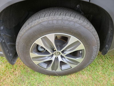 2025 Toyota Highlander Hybrid XLE