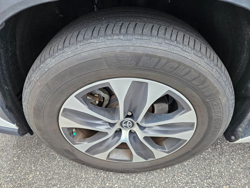 2023 Toyota Highlander Base