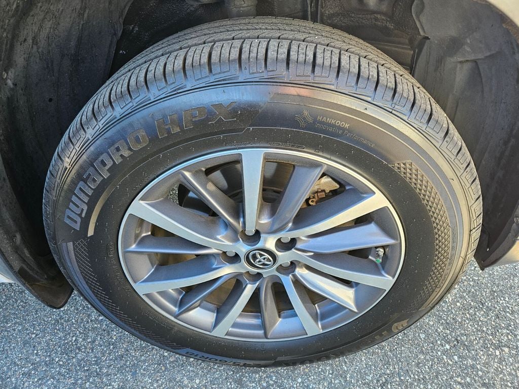 2018 Toyota Highlander Base