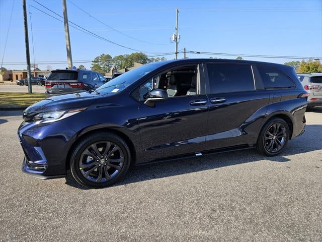 2025 Toyota Sienna XSE 7 Passenger