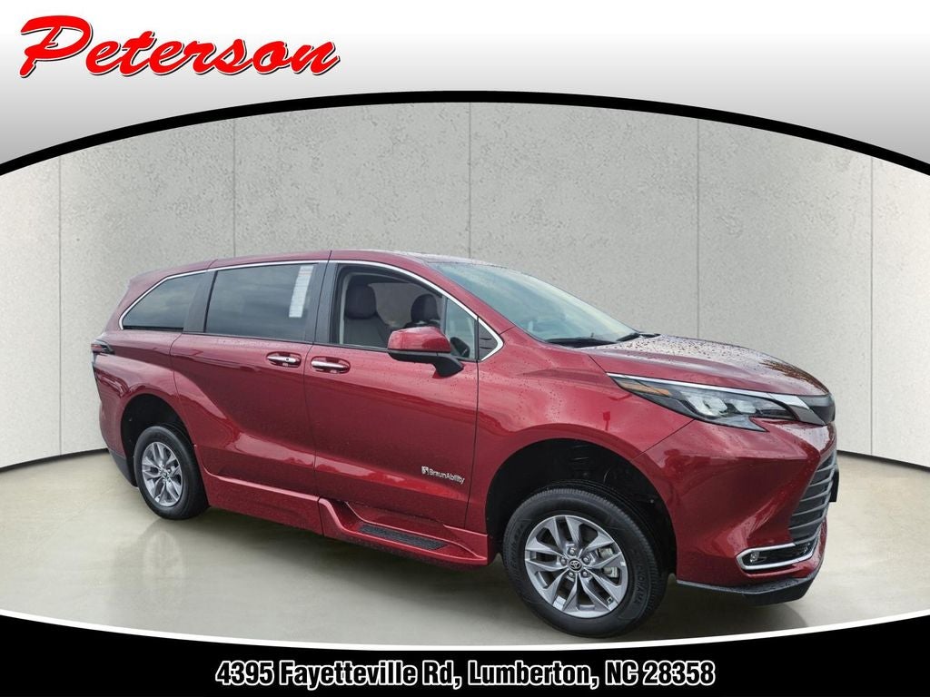 2024 Toyota Sienna XLE 8 Passenger