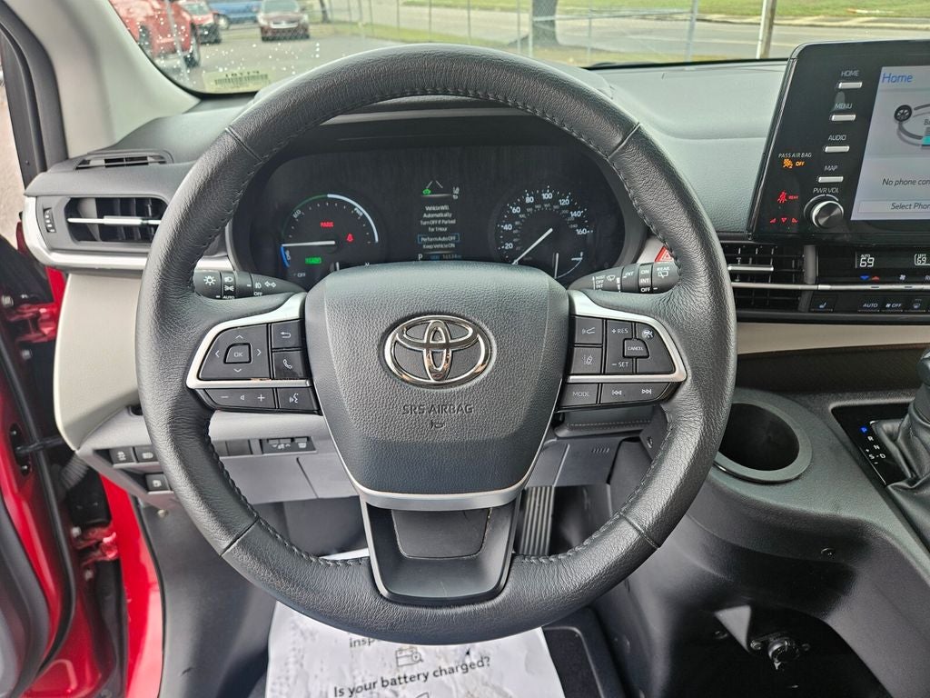 2024 Toyota Sienna XLE 8 Passenger