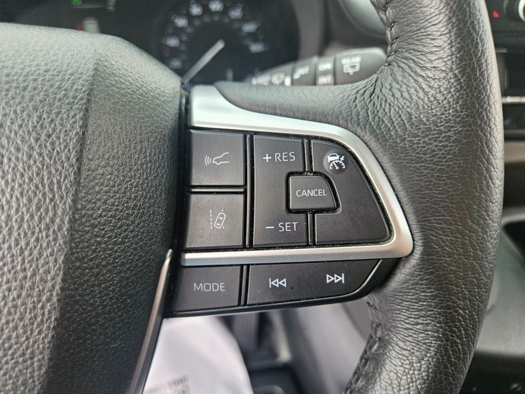 2024 Toyota Sienna XLE 8 Passenger