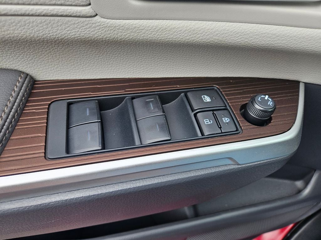2024 Toyota Sienna XLE 8 Passenger