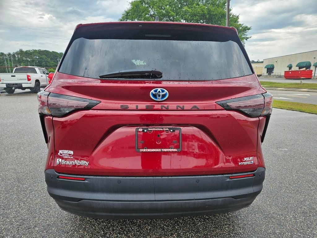 2024 Toyota Sienna XLE 8 Passenger