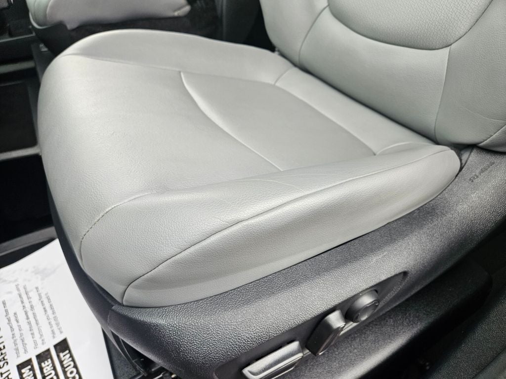 2024 Toyota Sienna XLE 8 Passenger