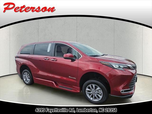 2024 Toyota Sienna XLE 8 Passenger