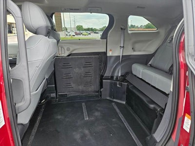 2024 Toyota Sienna XLE 8 Passenger