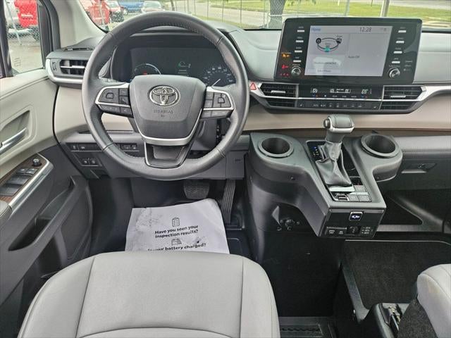 2024 Toyota Sienna XLE 8 Passenger