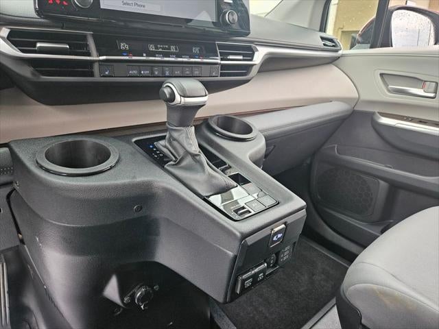 2024 Toyota Sienna XLE 8 Passenger