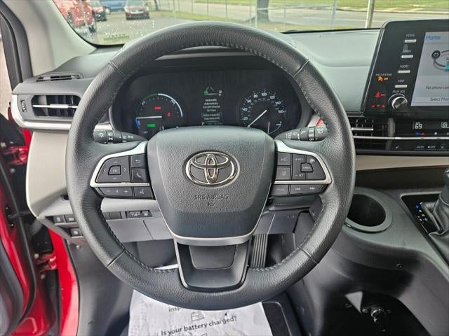 2024 Toyota Sienna XLE 8 Passenger