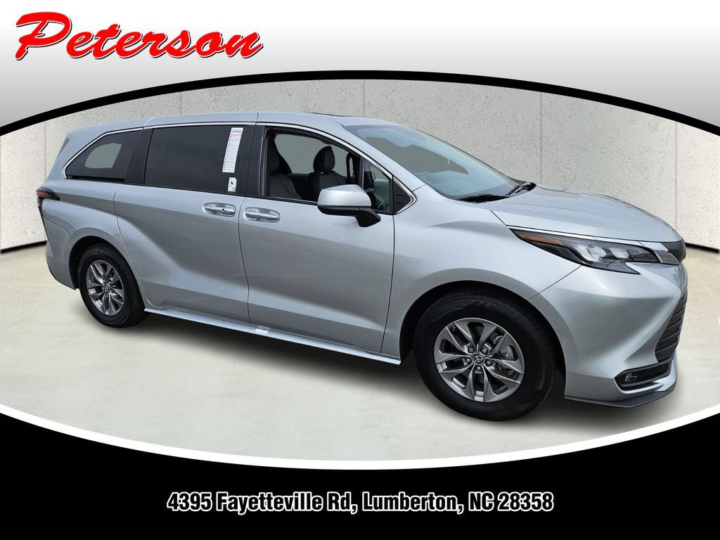 2025 Toyota Sienna XLE 8 Passenger