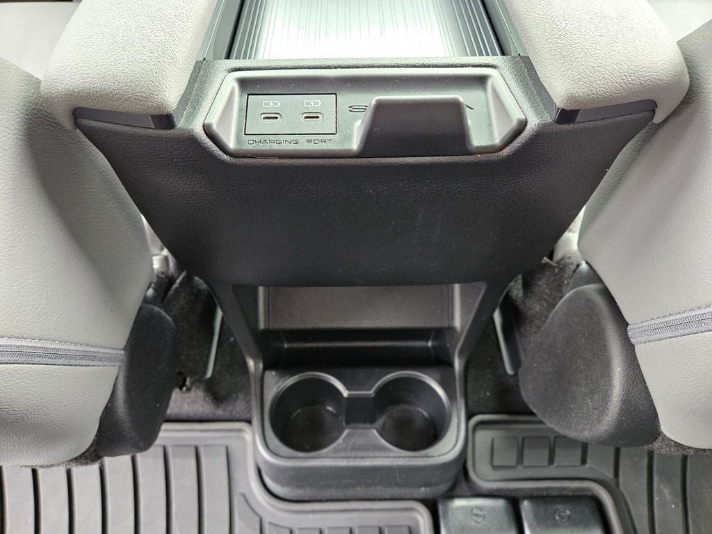 2025 Toyota Sienna XLE 8 Passenger