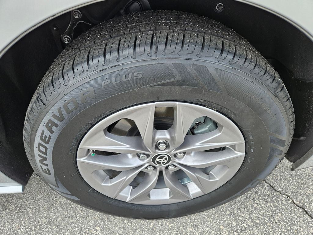 2025 Toyota Sienna XLE 8 Passenger