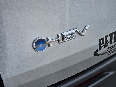 2025 Toyota Sienna XLE 8 Passenger