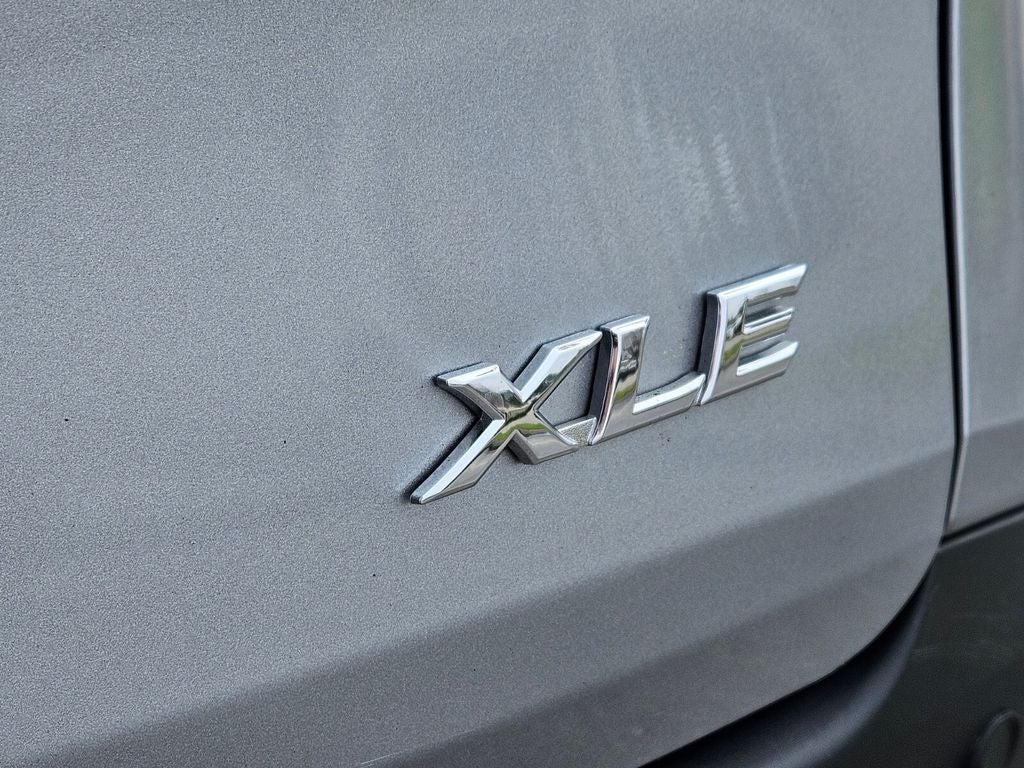2025 Toyota Sienna XLE 8 Passenger