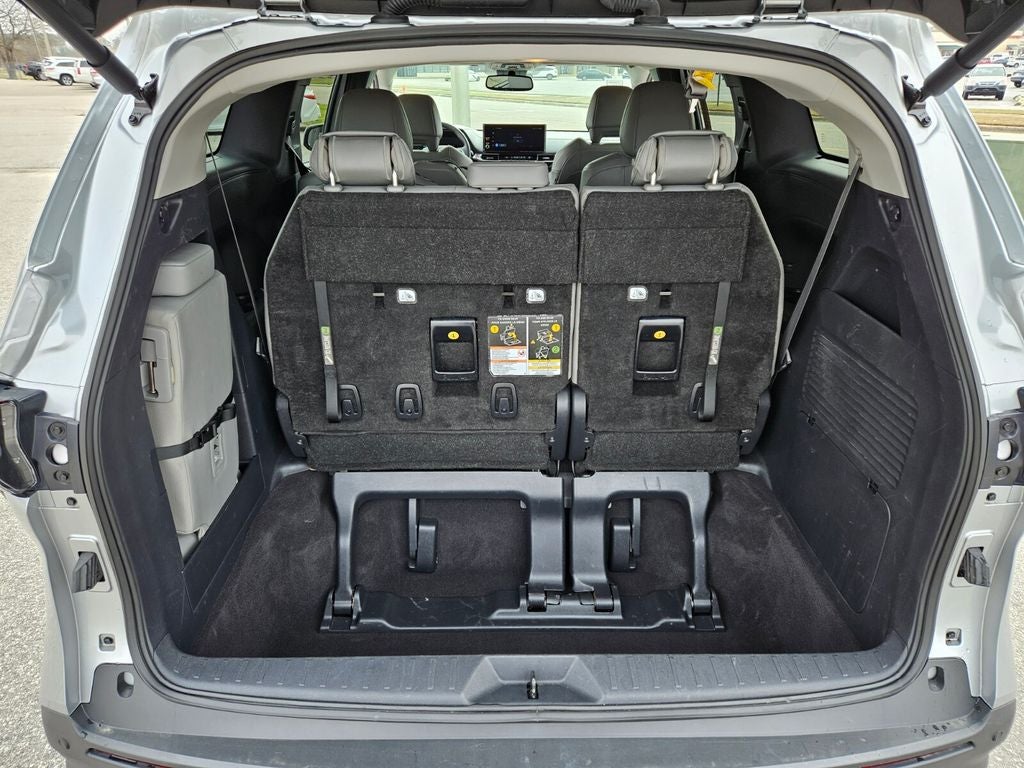 2025 Toyota Sienna XLE 8 Passenger