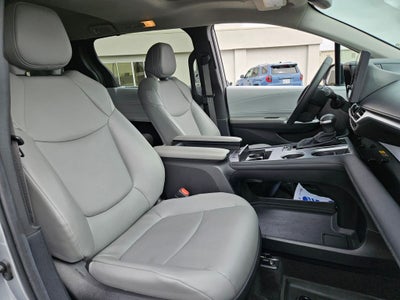 2025 Toyota Sienna XLE 8 Passenger