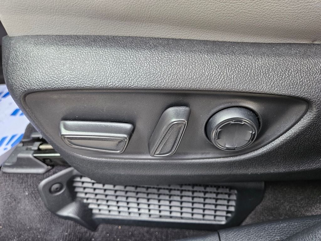 2025 Toyota Sienna XLE 8 Passenger