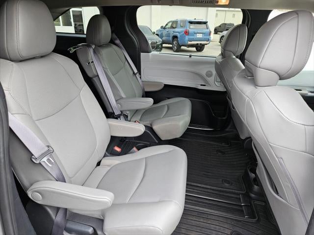 2025 Toyota Sienna XLE 8 Passenger