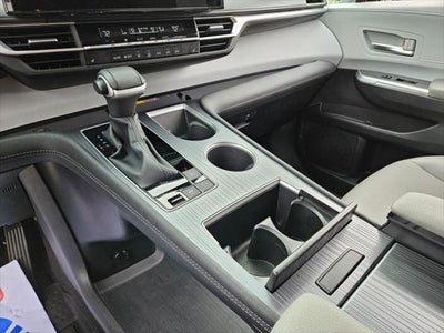 2025 Toyota Sienna XLE 8 Passenger