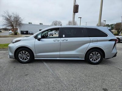 2025 Toyota Sienna XLE 8 Passenger