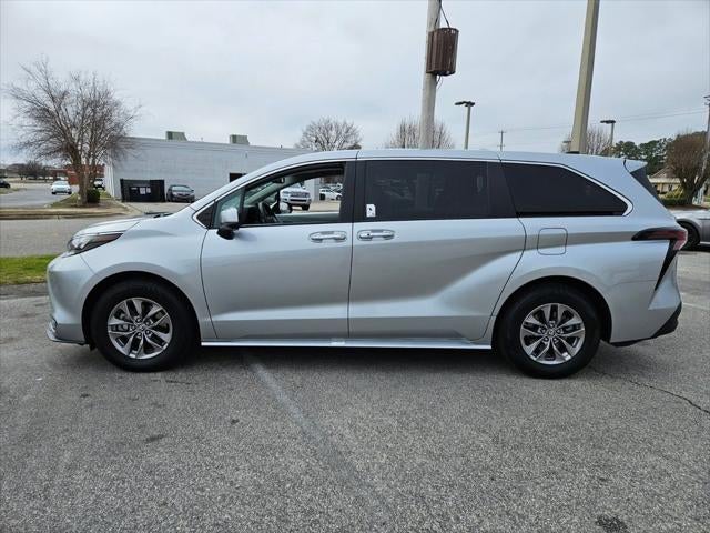 2025 Toyota Sienna XLE 8 Passenger