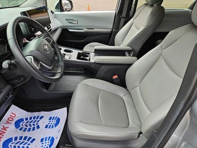 2025 Toyota Sienna XLE 8 Passenger