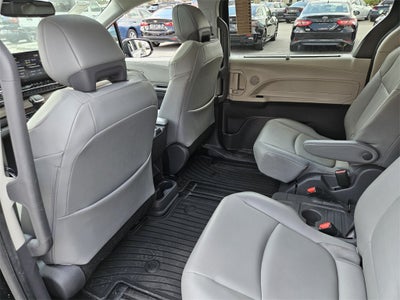 2021 Toyota Sienna XLE