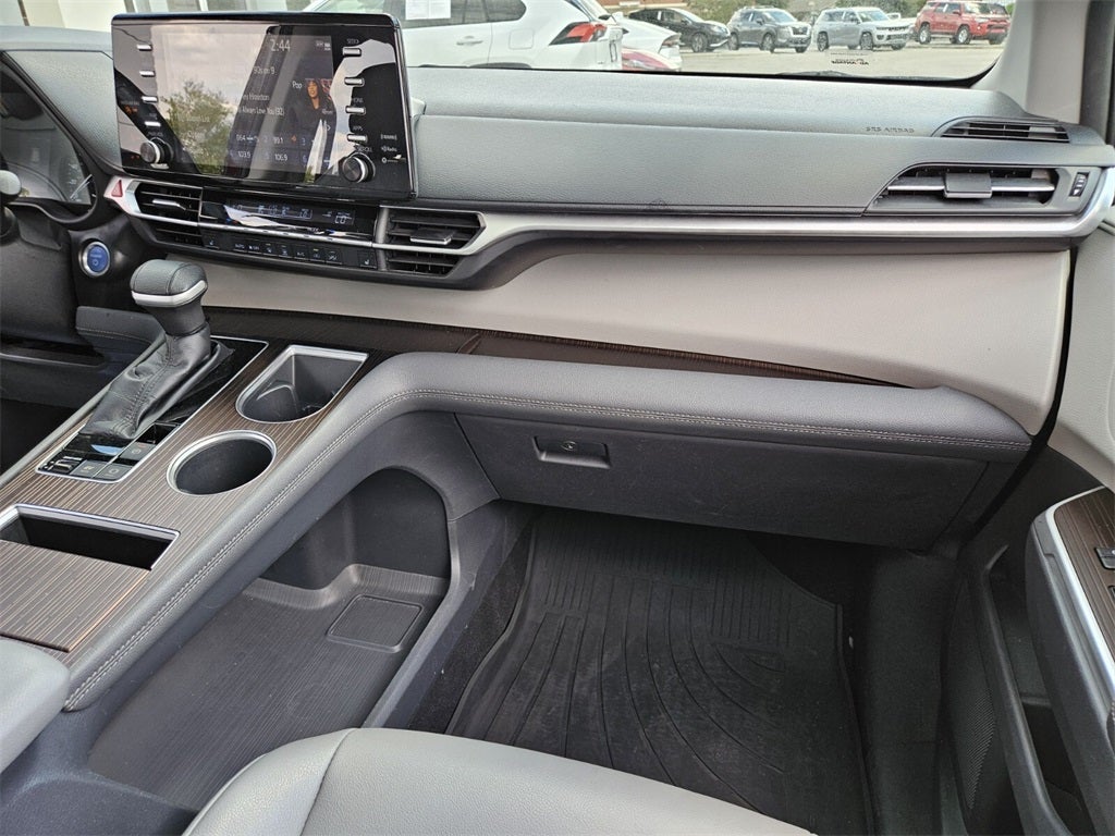 2021 Toyota Sienna XLE