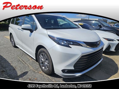 2025 Toyota Sienna XLE 8 Passenger